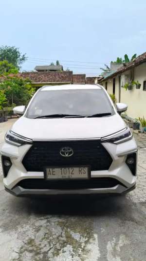 Jual bekas Veloz manual 2022 putih plat lokal AE,lokasi di  ,Magetan Kab.