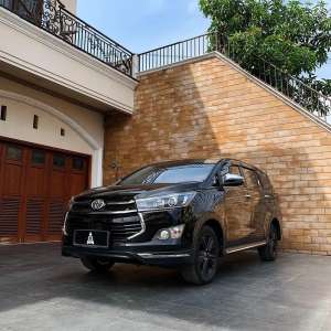 Jual bekas Venturer2020 Toyota Innova Reborn 2.4 Venturer Diesel AT,lokasi di Palembang Kota