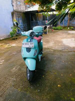 Jual bekas Vespa Batik limited edition 2024,lokasi di Surabaya Kota