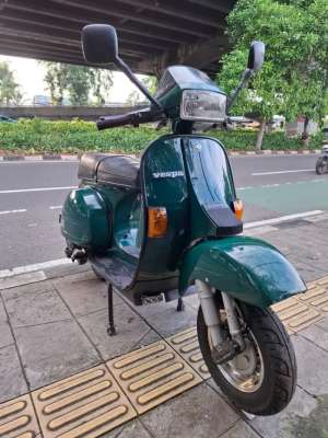 Jual bekas VESPA EXCEL TH.2000 plat B pajak on,lokasi di Jakarta Timur