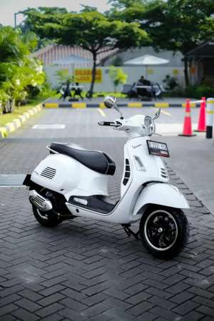 Jual bekas VESPA GTS 150 4V IGET ABS FACELIFT 2022,lokasi di Jakarta Selatan
