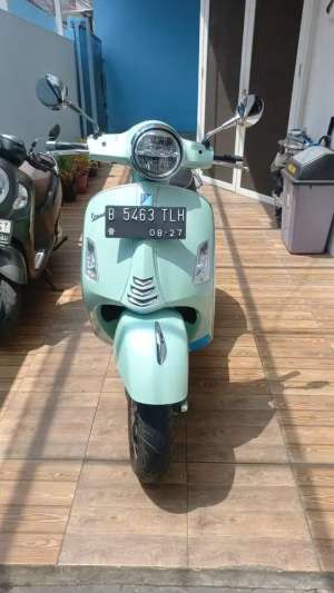 Jual bekas Vespa GTS 150 IGET ABS 2022,lokasi di Jakarta Pusat
