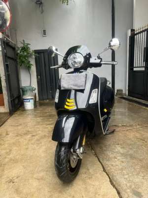 Jual bekas Vespa Gts 300 Hpe 2021 Black,lokasi di Jakarta Barat