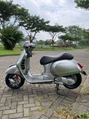 Jual bekas Vespa GTS 3V Modif,lokasi di Malang Kota