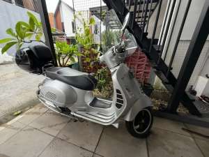 Jual bekas Vespa IGET 150 ABS AT 2021 Abu Doff,lokasi di Tangerang Selatan Kota