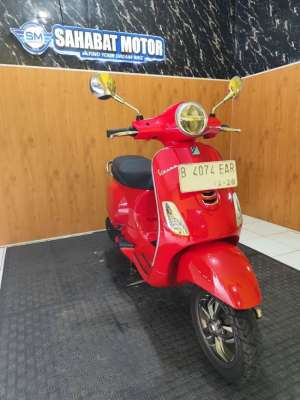 Jual bekas VESPA LX 125 IGET TH 2023,lokasi di Depok Kota