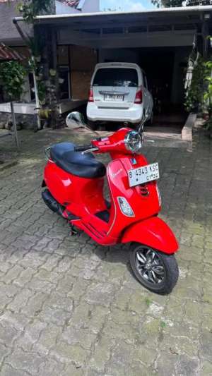 Jual bekas Vespa LX125 IGET 2020,lokasi di Bekasi Kota