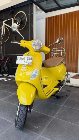 Jual bekas Vespa Matic LX 125 2025 Yellow,lokasi di Sleman Kab.