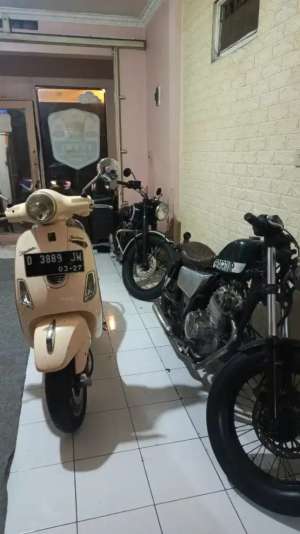 Jual bekas Vespa Matic Lx 125 Custom Bobber Sportster Chopper Bmw Bsa,lokasi di  ,Bandung Kota