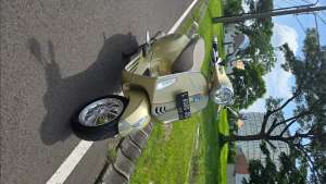 Jual bekas Vespa primavera 150 75th anniversary FULL MODIF,lokasi di Surabaya Kota