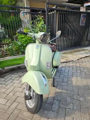 Jual bekas Vespa PX Exclusive 2 tahun 1995 NPX look,lokasi di Surabaya Kota