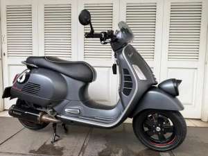 Jual bekas Vespa Sei Giorni II GTV300 HPE,lokasi di  