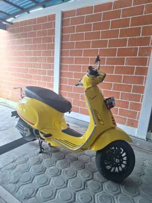 Jual bekas Vespa Sprint 150cc i-get ABS,lokasi di  