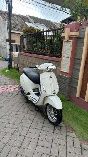 Jual bekas vespa sprint 2023,lokasi di Rungkut