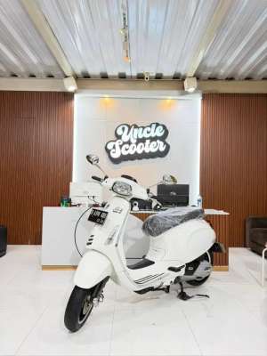 Jual bekas Vespa Sprint iGET ABS FACELIFT 150ie Tahun 2021 Putih,lokasi di Bandung Kota