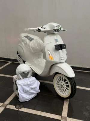 Jual bekas Vespa Sprint Justin Bieber Brand New,lokasi di Jakarta Timur