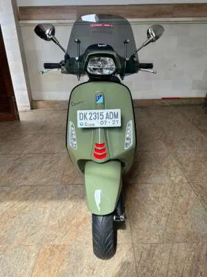 Jual bekas Vespa Sprint S Green Tenace ABS iGet Like New,lokasi di Denpasar Kota