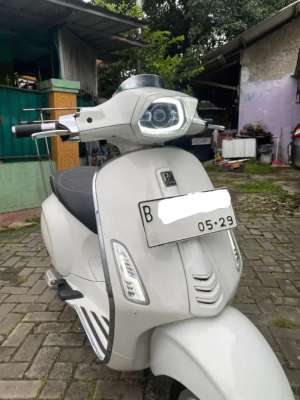 Jual bekas VESPA SPRINT V3 2015 FULL MODIF,lokasi di Tangerang Kota