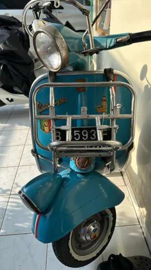 Jual bekas Vespa Super 66 lengkap,lokasi di Depok Kota