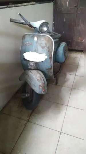 Jual bekas Vespa tipe super jual original,lokasi di Jakarta Pusat