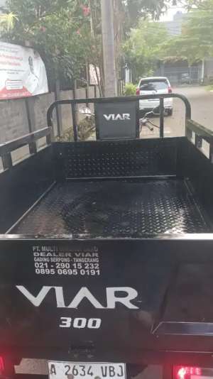 Jual bekas Viar 3 roda cc 300 tahun 2025 warna hitam keris seperti baru,lokasi di Jakarta Selatan