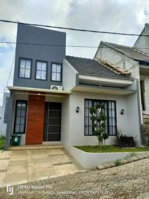 VILLA 400 JUTAAN KOTA BATU DEKAT BNS DAN JATIMPARK lokasi di Batu Kota, tersedia melalui melalui situs Olx