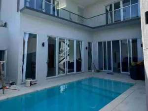 Villa Baru Kerobokan Badung Bali lokasi di Kab. Badung, tersedia melalui melalui situs Olx