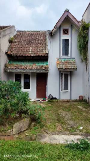 villa permata 2 lantai lokasi di villa permata nomor 29 desa cikanyere,cipanas puncak, tersedia melalui melalui situs Olx