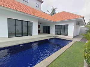 Villa Sewa 3BR Murah Di Tegal Cupek Kerobokan Badung Bali lokasi di Kab. Badung, tersedia melalui melalui situs Olx