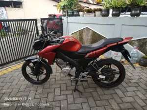 Jual bekas Vixion 2013Pajak hidup panjang,lokasi di Jakarta Timur