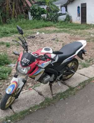 Jual bekas vixion 2014 ss lengkap , kondisi apa adanya,lokasi di Depok Kota