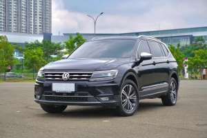 Jual bekas Volkswagen Tiguan Allspace 1.4 TSI 2021 Hitam Mulus Promo Low DP,lokasi di Jakarta Selatan
