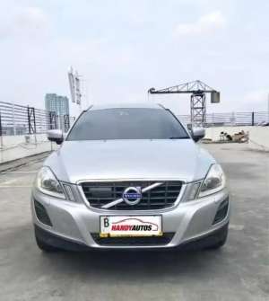 Jual bekas Volvo XC60 T5 Tahun 2012 Automatic Silver,lokasi di Tangerang Selatan Kota