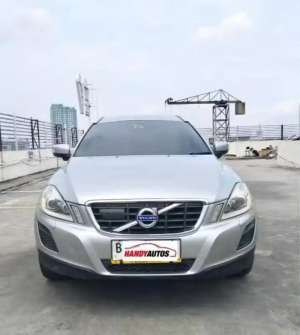 Jual bekas Volvo XC60 T5 Tahun 2012 Automatic Silver Metalik yang sangat terawat,lokasi di  ,Jakarta Selatan