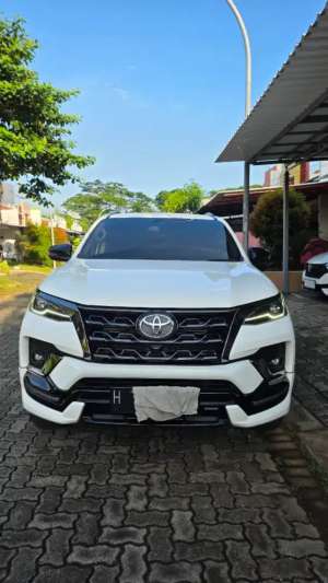 Jual bekas Vrz 2.4 GR Sport,lokasi di Semarang Kota