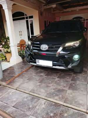 Jual bekas VRZ TRD Sportivo Fortuner 2.4 Matic AT Diesel Solar 2016 GR S All New,lokasi di Lampung Utara Kab.