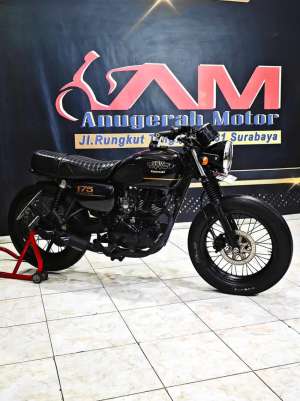 Jual bekas W175 Black Stayle racer gass tampil menawan .Anugerah motor rungkut,lokasi di Surabaya Kota