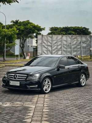 Jual bekas W204 C250 AMGMercedes Benz2011,lokasi di Surabaya Kota