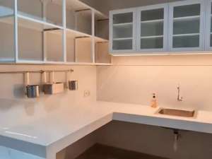 WHITE HOUSE DIAN ISTANA lokasi di Surabaya Kota, tersedia melalui melalui situs Olx