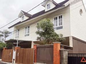 White House for sale in Renon. lokasi di Denpasar Kota, tersedia melalui melalui situs Olx