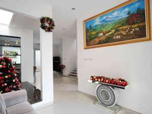 WOODLAND CITRALAND lokasi di Surabaya Kota, tersedia melalui melalui situs Olx