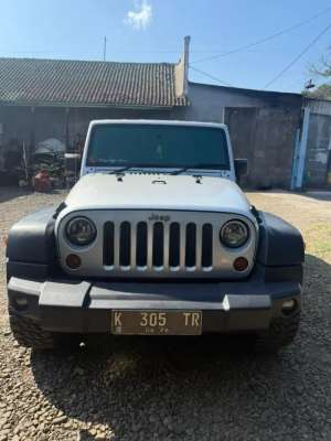 Jual bekas Wrangler Rubicon 3.8 AT Silver Th0708 Kondisi Bagus Siap Pakai,lokasi di Jepara Kab.