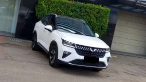 Jual bekas Wuling Alvez 1.5 EX CVT Sunroof AT 20232024,lokasi di Jakarta Timur