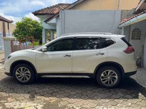 Jual bekas X-TRAIL 2.5 AUTOMATIC ISTIMEWA 2017,lokasi di Pekalongan Kab.