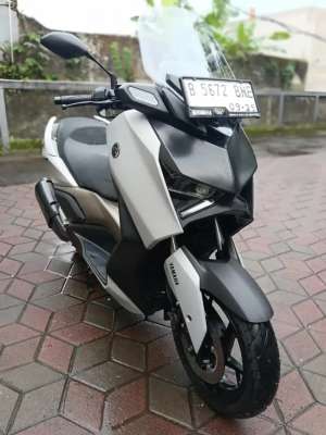 Jual bekas Xmax 2024 pajak panjang km rendah 700 perak,lokasi di Jakarta Selatan