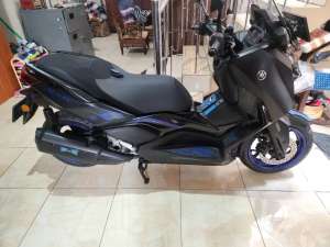 Jual bekas Xmax hitam facelift 2025 low km pajak baru Gbm,lokasi di Sleman Kab.