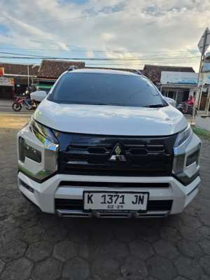 Jual bekas Xpander cross matic tahun 2024,lokasi di Surakarta Kota