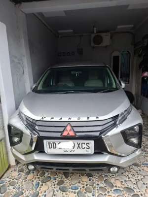 Jual bekas Xpander gls manual full orisinil km 41 rbu,lokasi di Makassar Kota