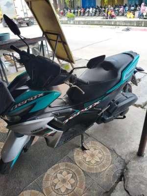 Jual bekas Yamaha Aerox 155 Connected Cyan Silver 2023,lokasi di Tangerang Kota