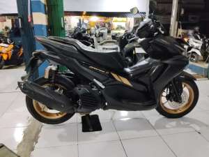 Jual bekas Yamaha aerox new abs 2021 pajak hidup,lokasi di Tangerang Selatan Kota
